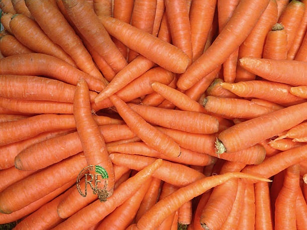 frame full of carrots